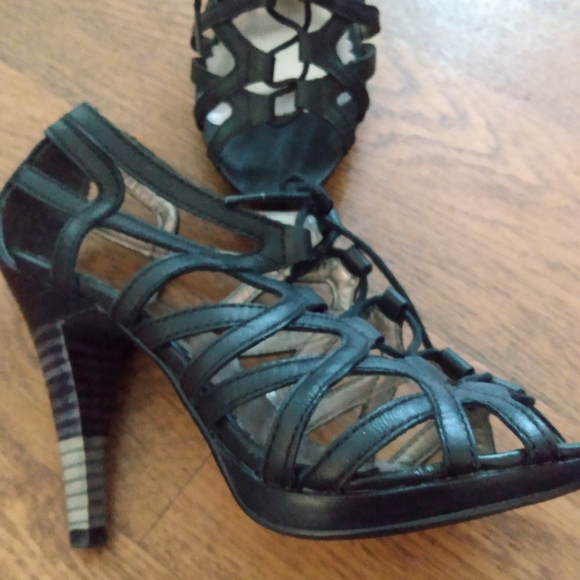 Sandals 😍 - Picture 5 of 7